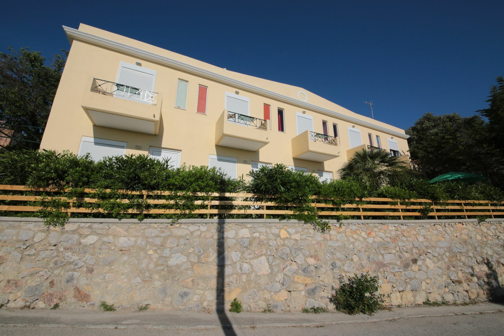 Point Twins Apartments Vrontádos Eksteriør bilde